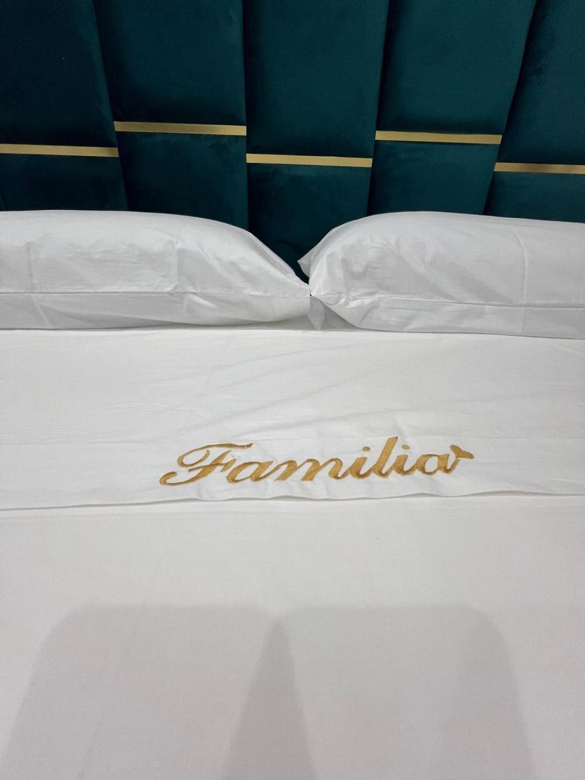 Hotel Familia Napoli Esterno foto